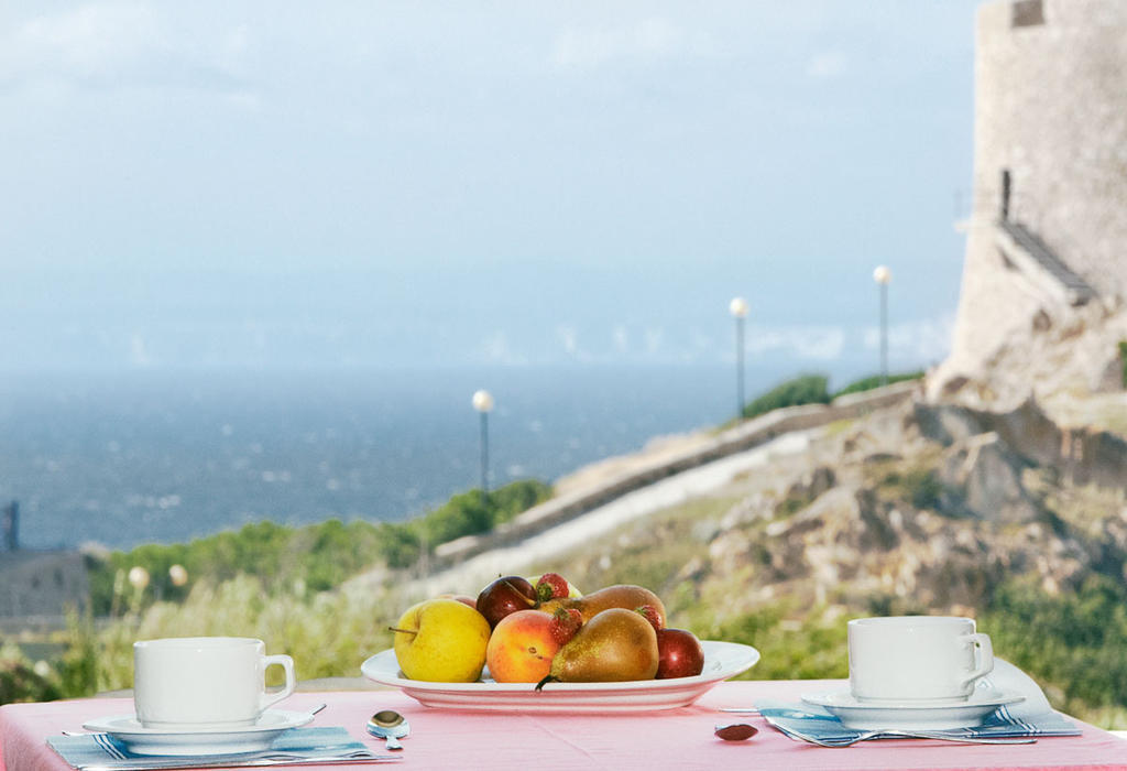 Hotel Da Cecco Santa Teresa Gallura Buitenkant foto