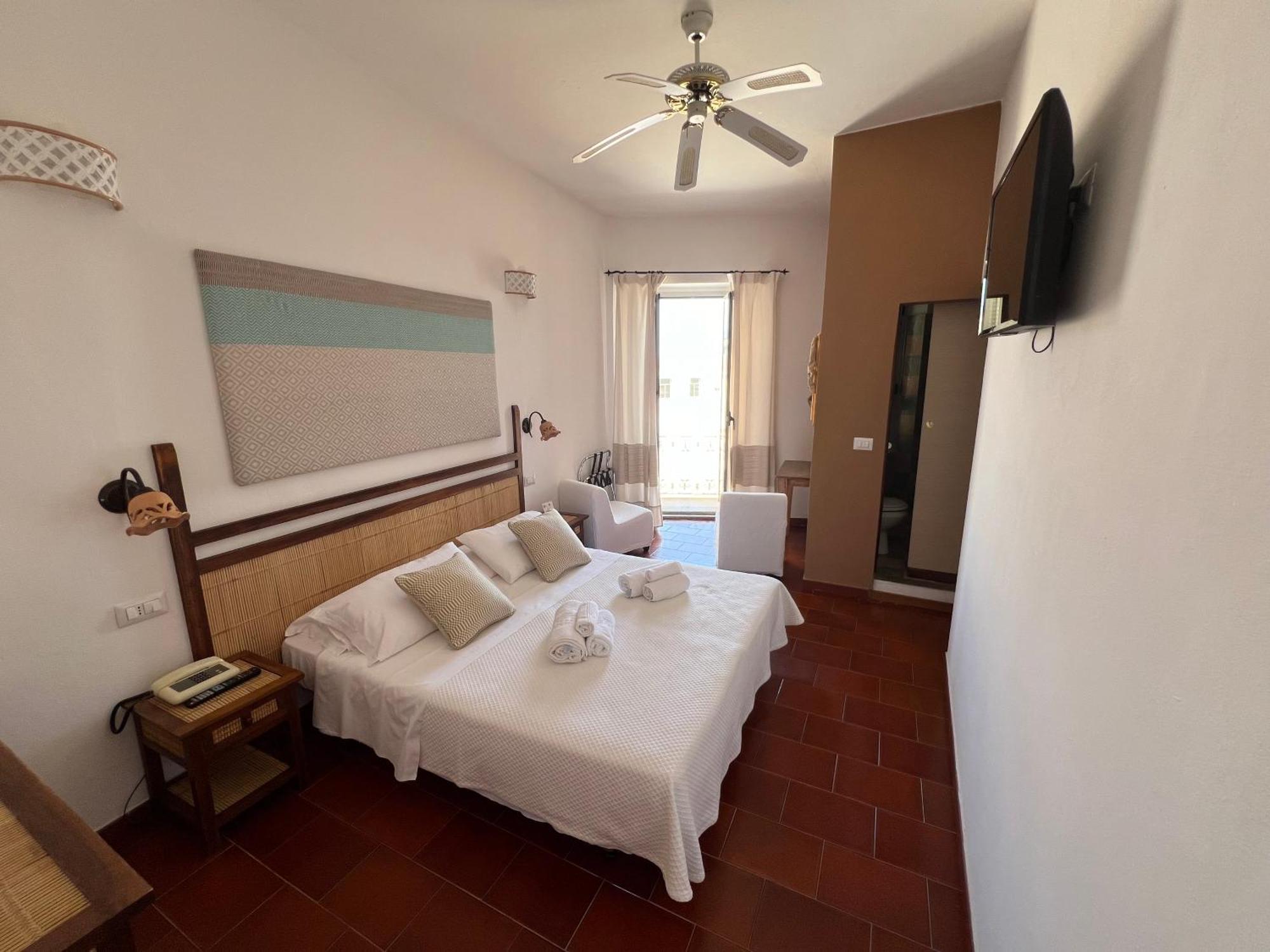 Hotel Da Cecco Santa Teresa Gallura Buitenkant foto