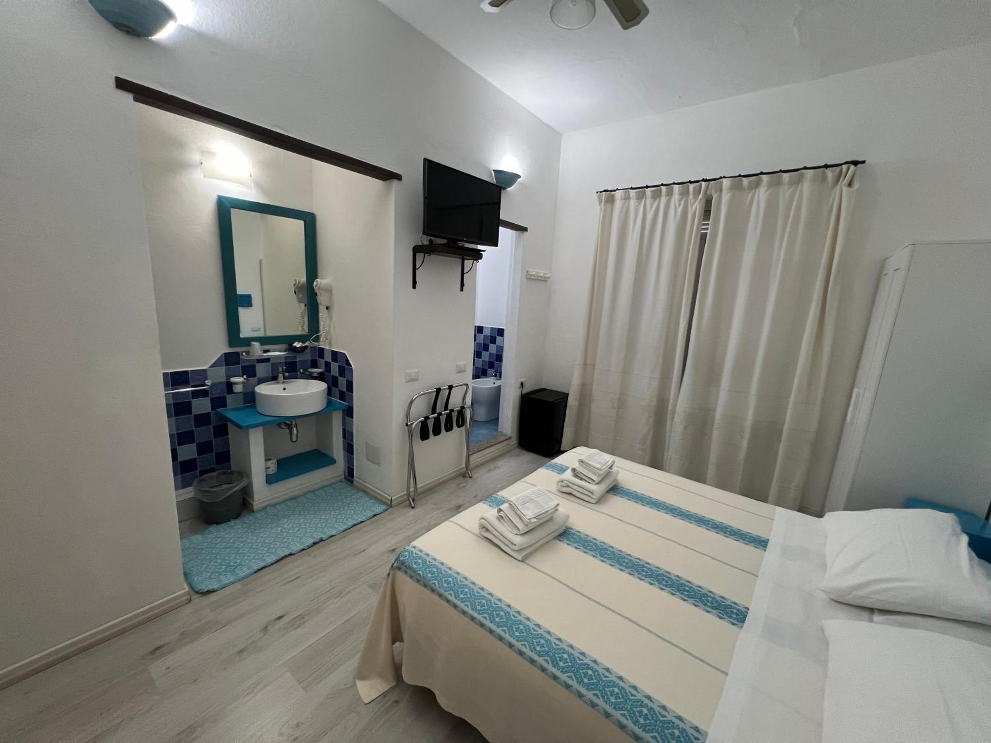 Hotel Da Cecco Santa Teresa Gallura Buitenkant foto