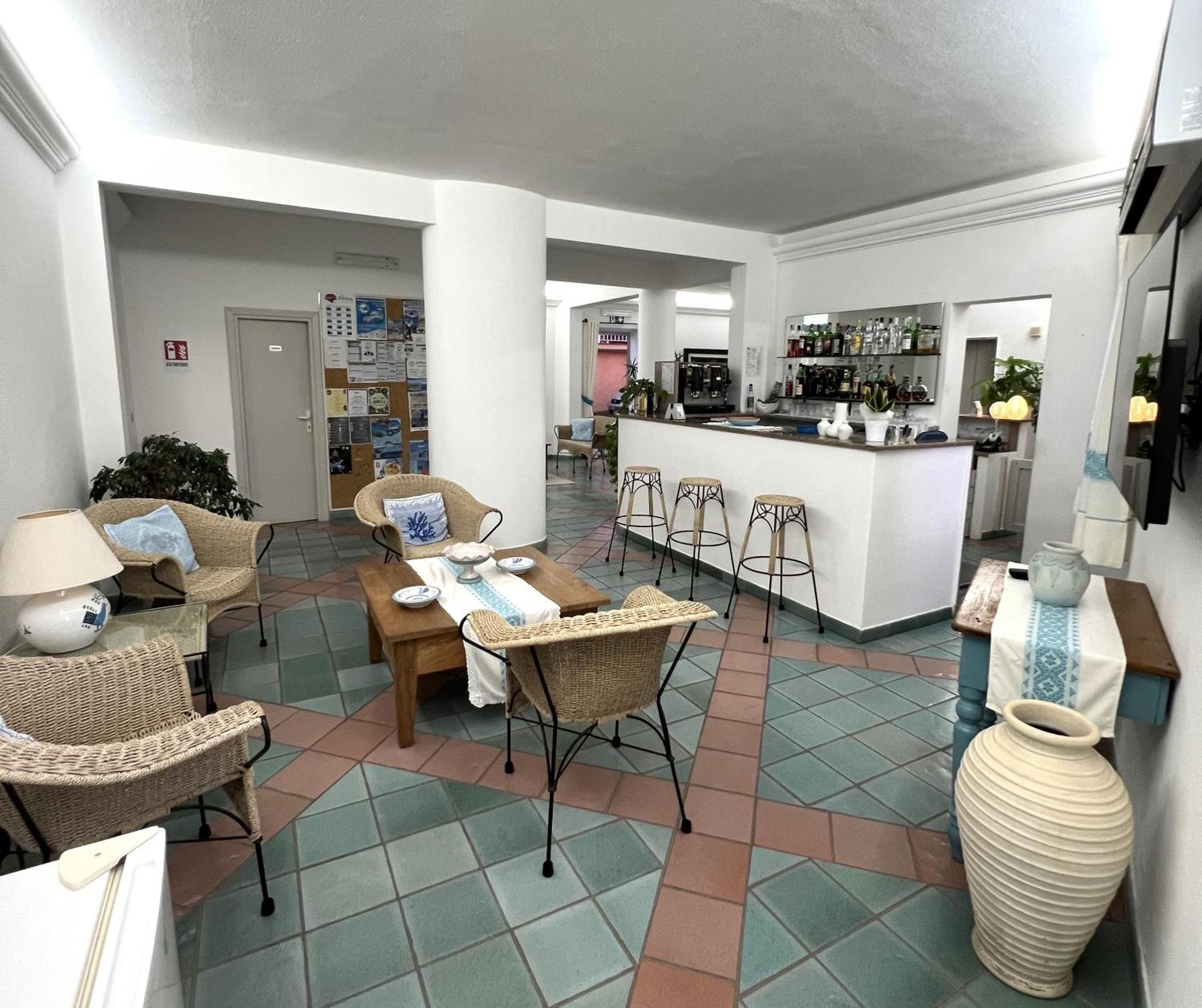 Hotel Da Cecco Santa Teresa Gallura Buitenkant foto